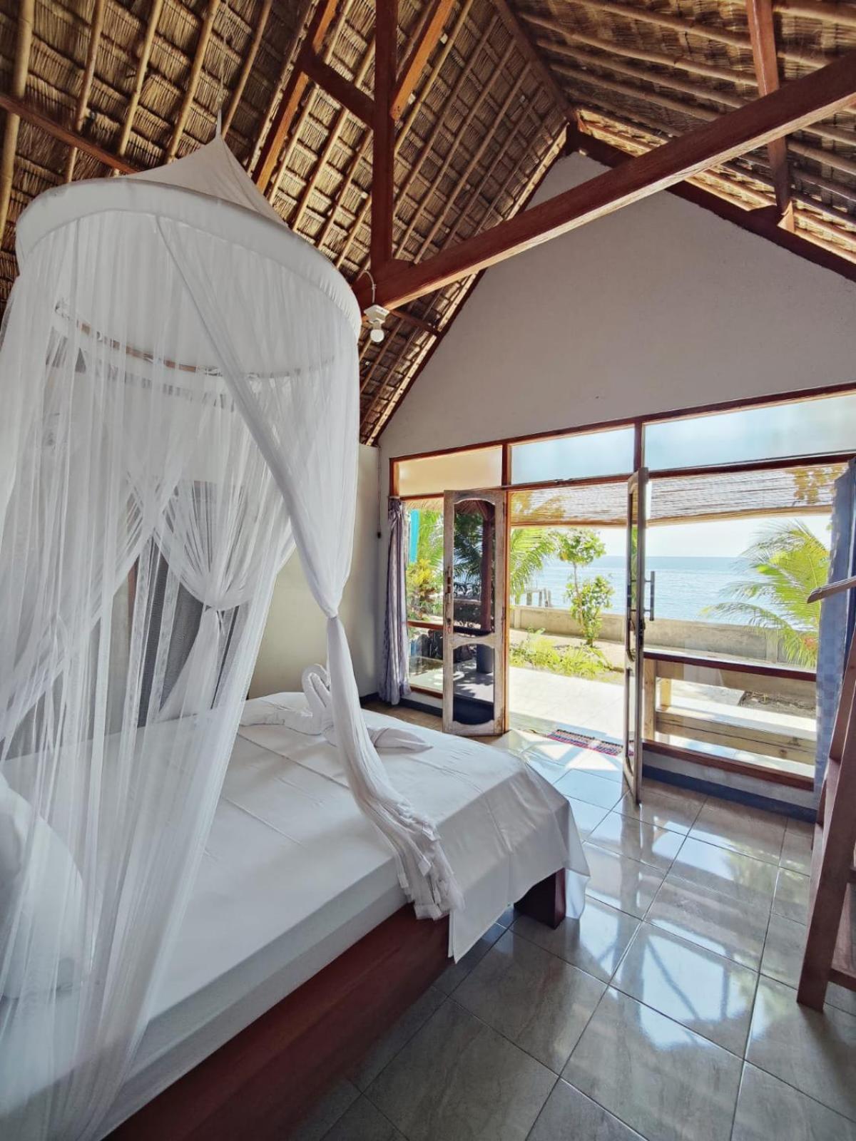 Cassabonelly Hotel Maumere Luaran gambar